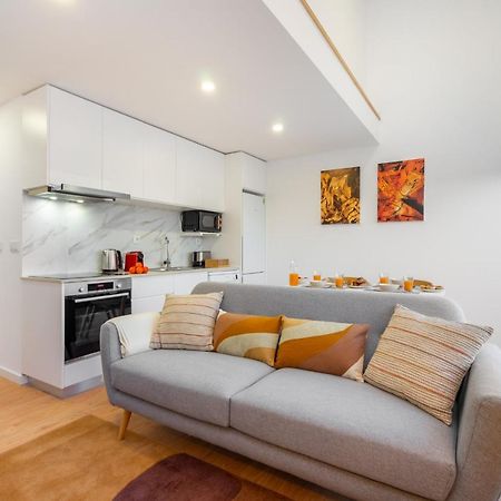 Whome Riverside View Premium Apartment W/ Ac & Terrace Porto Eksteriør bilde