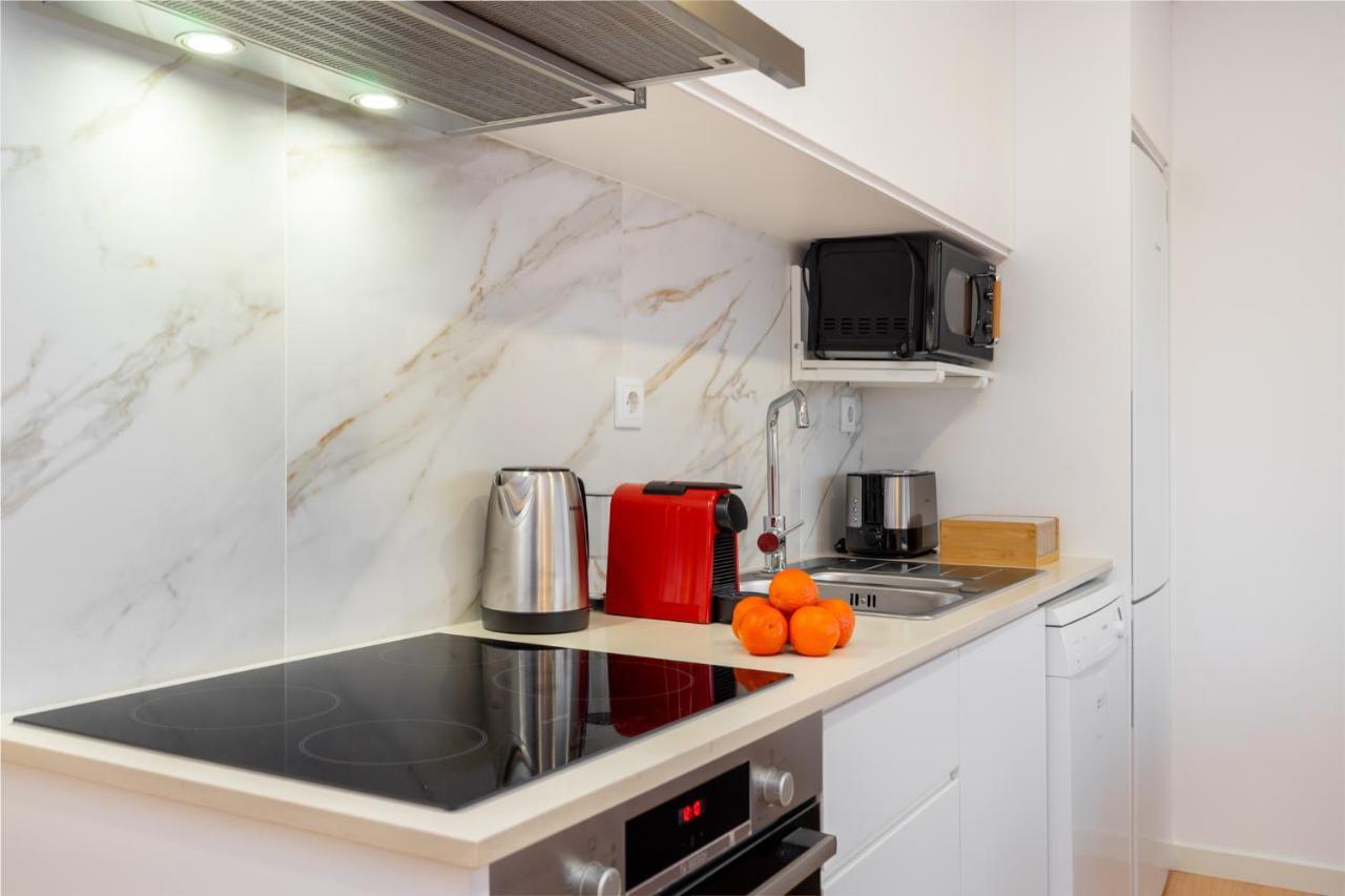Whome Riverside View Premium Apartment W/ Ac & Terrace Porto Eksteriør bilde