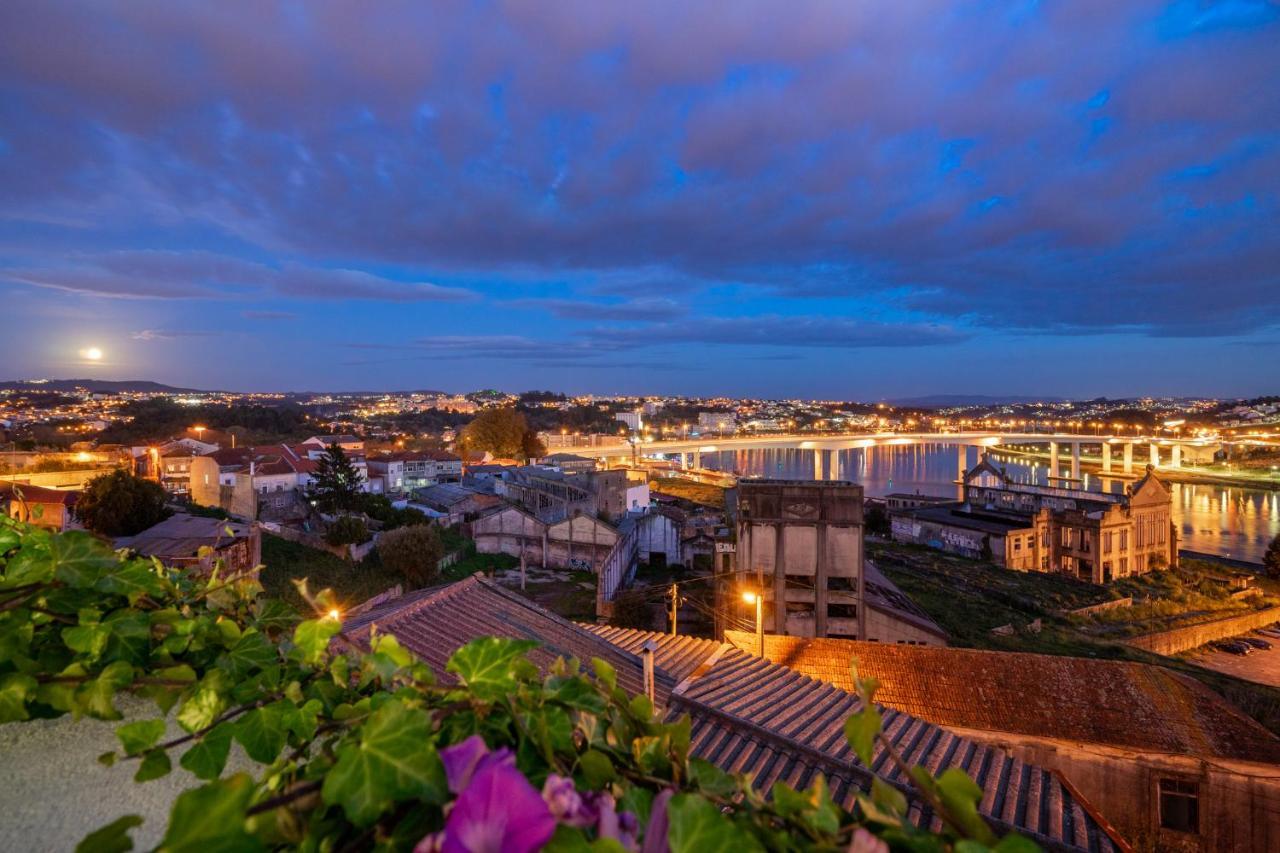 Whome Riverside View Premium Apartment W/ Ac & Terrace Porto Eksteriør bilde